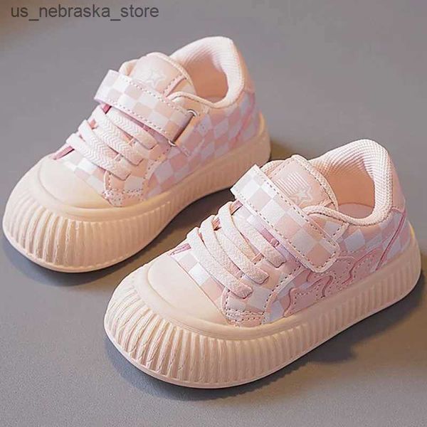 Sneaker in stile coreano Scarpe sportive Sports Trend alla moda e liscia con suole morbide non slip Girls Q240412