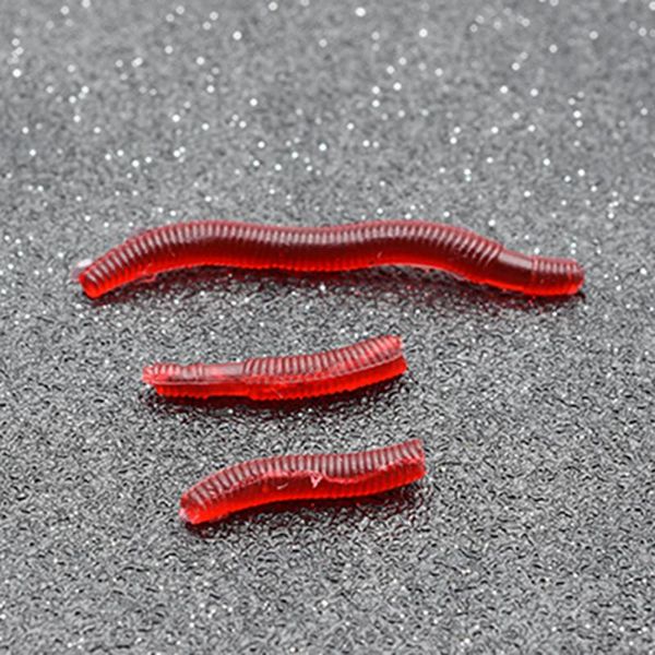 100 pezzi Lifelike Red Worm morbido Earthworm Inverno inverno inverno in inverno silicone esca artificiale gambero additivo bassino carpa pesca