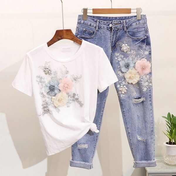 Calça emendada floral da moda feminina ters de verão bordado três camisetas de flores rasgadas de jeans moderno para mulheres 240412