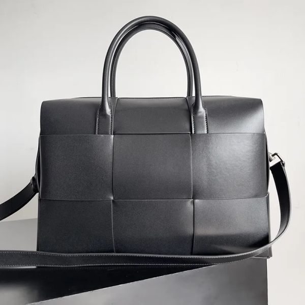 Top -Qualität -Designer Arco Aktentasche grau schwarzes Kalbskäppchen Mode Herren -Crossbody -Taschen sanfte Business -Einkaufstaschen Silber Reißverschluss Laptop Geldbörse