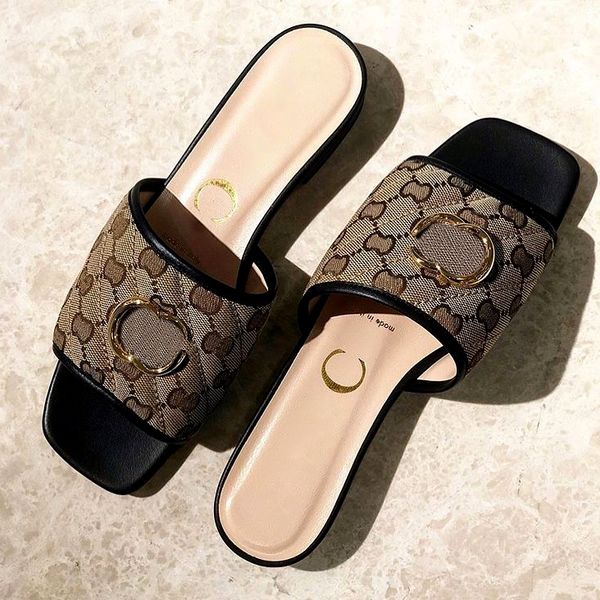 стеганое сандаловое слайд роскошное дизайнер Mule Beach Canvas Sliders Новые тапочки солнечная летняя обувь девушка Loafer Sexy Bool Mens Mens Brown Flat Casual Shoes Lady Sandale