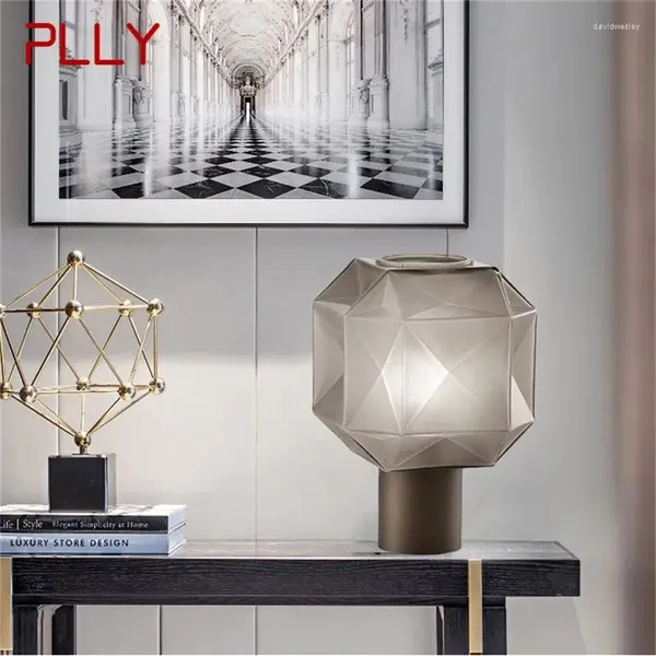 Tischlampen plely nordische Lampe moderne kreative kreative Polygon -Lampenschuhe LED -Schreibtisch Licht für häusliche Schlafzimmer