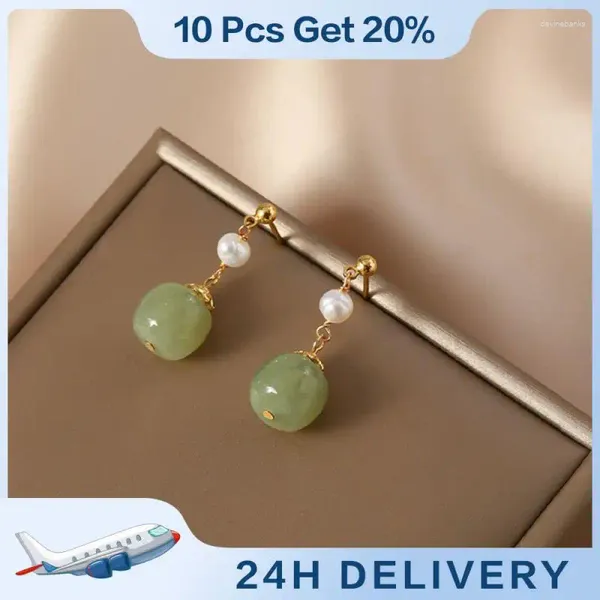 Brincos de bronzeamento de alto senso Pearl Única jóias minimalistas verdes claras inspiradas pela natureza design de mão