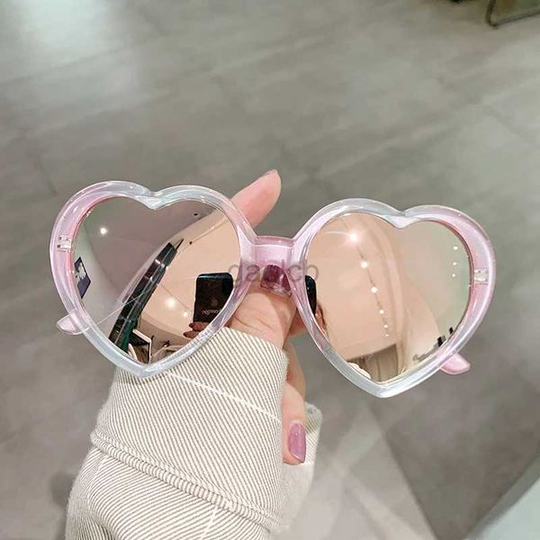 Occhiali da sole New Love Heart a forma di occhiali da sole polarizzati Donne Fashion Cine Retro Vintage Gradient Sun Glasses Uv400 Protezione Eyewear unisex 24412