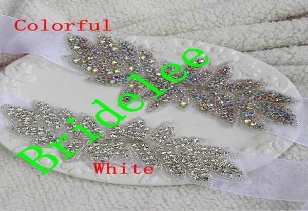2020 Trendy Mode weiß Strasshochzeitskleid Flügel handgefertigt farbenfrohe Perlen Kristallbrautgürtel Ribbon1237937
