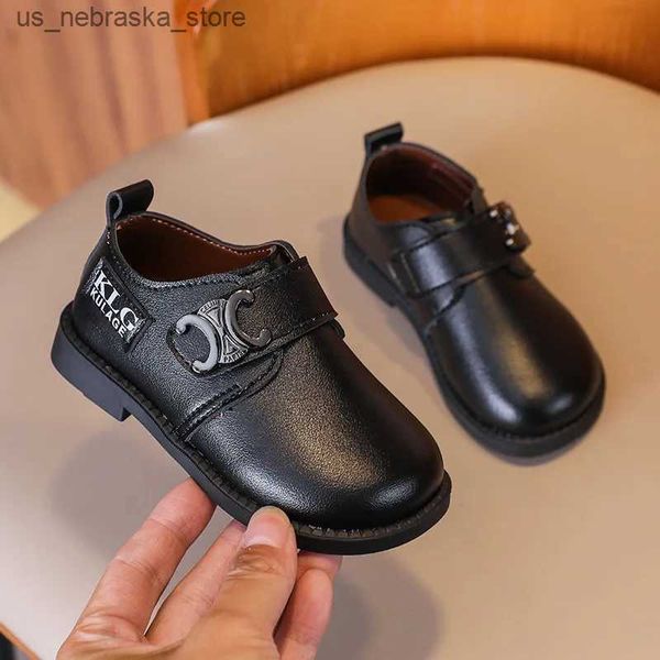 Tênis meninos de meninos sapatos casuais sapatos de couro infantil para festa de casamento britânico metal fivela clássico tênis de criança marrom preto q240412