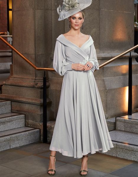 Zarif Kısa Gümüş Şifon Gelin Elbiselerinin Annesi Dantel Kanat A-Line V Yağlı Uzun Kollu Vaftiz Elbise Elbiseler Kadınlar için Ayak Bileği Uzunluğunda Resmi Parti Elbisesi