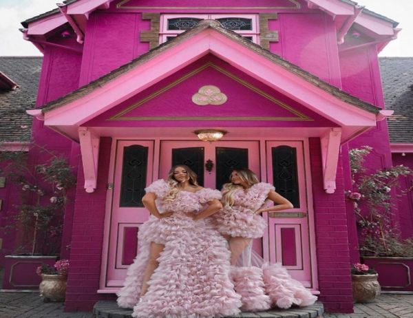 Fashion 2020 süße rosa Rüschenstufe Tüll -Prom -Kleider sexy hohe Seite geteilte Puffy Prom Kleider Kurzärmele formelle Kleider2005814