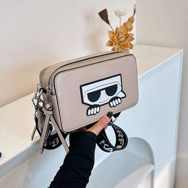 Hot Style Fashion Karl Lagerfield Umhängetaschen Korean Creative Crossbody Tasche Kleine Quadrat -Kamera -Tasche Designer -Taschen für Womens Messenger Geldbeutel