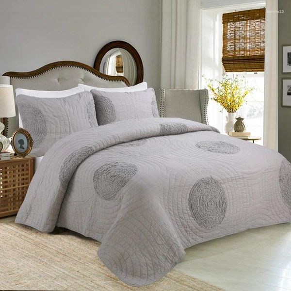 Bettwäsche -Sets Decklatteset 3pcs Baumwollbettzahl Europa Europa Solid Grey Applique Quilts gesteppte Betsparete Bettdecke mit 2 Shams Kingsize