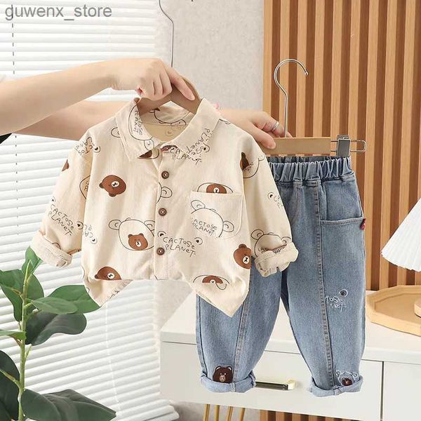 Kleidungsstücke neue Frühlings -Herbst -Jungen -Kleidungsstückset Full Print Bear Shirt + Jeans 2pcs Anzug für Kinder Kindergeburtstags -Outfit Y240412