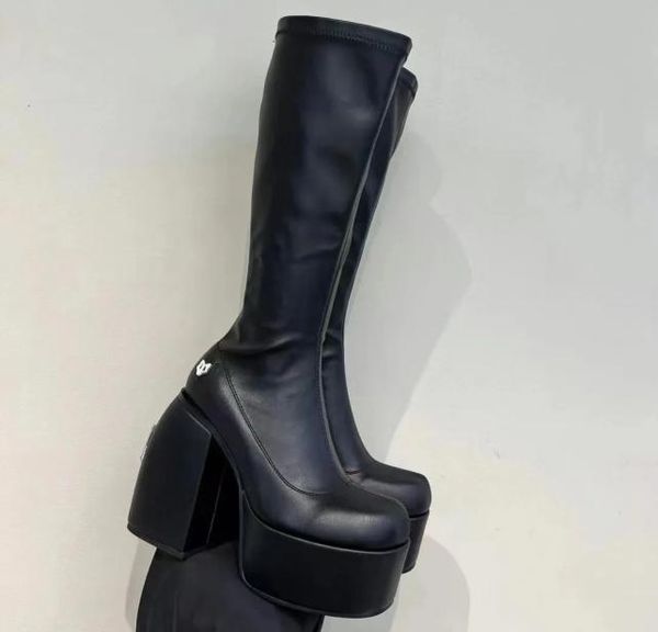 Дизайнерский роскошный ботинок обнаженные Wolfe Spice Black Street Boots Окружность Ткань Ткань растяжение подкладка.