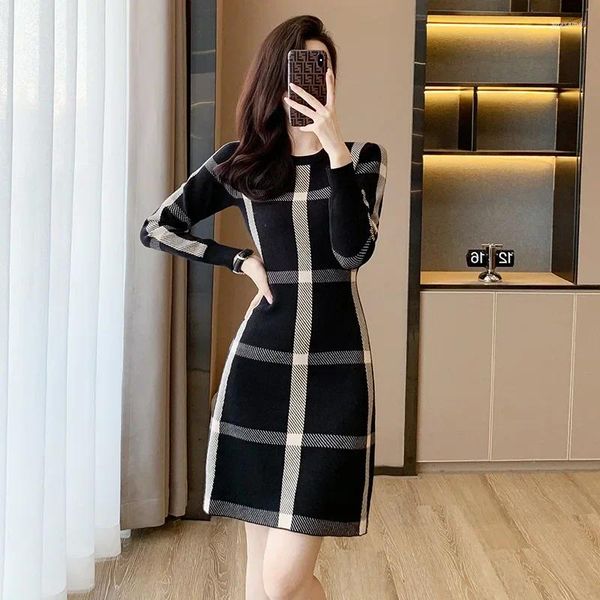 Lässige Kleider schwarzer kariert Schlanker fit gestricker Mini-Pullover Kleid Frauen O-Neck Long Sleeve Elegantes Büro weiblich weibliche enge Stretch Kurzform