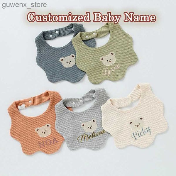 Bibs Burp panos personalizados menina de menina coisas fofas de besteira de bobo de bobo para recém -nascidos lenço infantil garotos à prova d'água Bab Baby Cotton Nome Gift Y240412