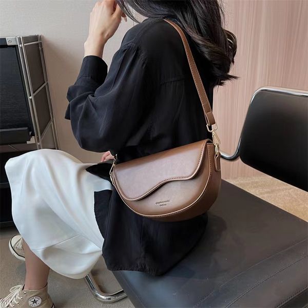 2024 bolsas novas para mulheres travesseiros bolsas de ombro de moda crossbody ladies bolsas de mão para garotas bolsa quadrada bolsa de carteiras mensageiras