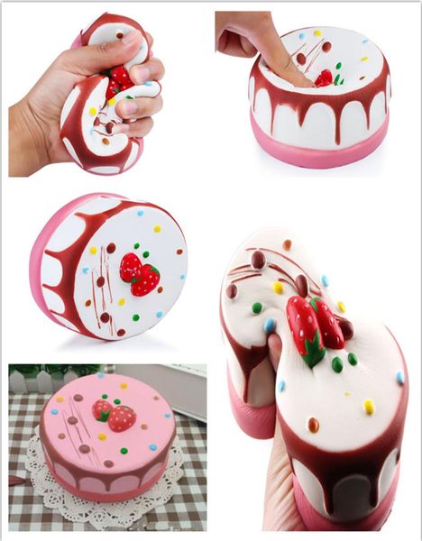 Baby Toys New Jumbo 14 cm Kawaii Strawberry Chocolate Mousse Bolo de mousse mole Slow Rising Sweet Sweet Sent Charms Bread Toy Doll 9681029