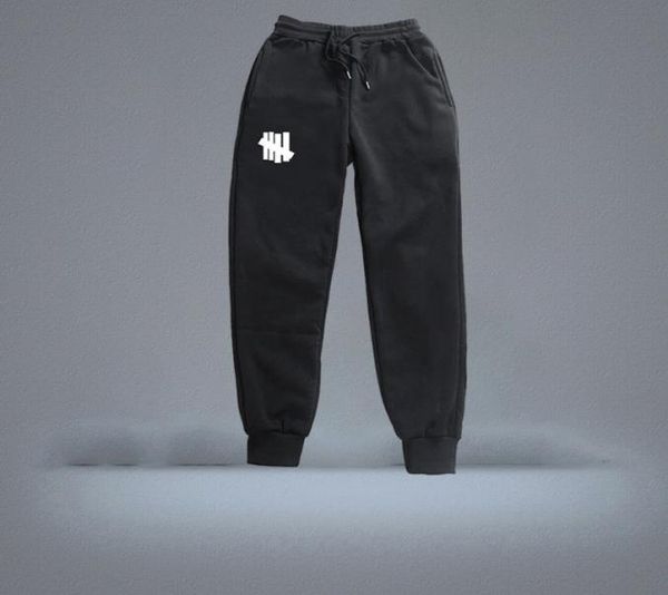Novas calças de moletom Men039s Hip Hop Streetwear calça moda Menas invictas calças de lã de qualidade legal homens jogando calças casuais C15083881