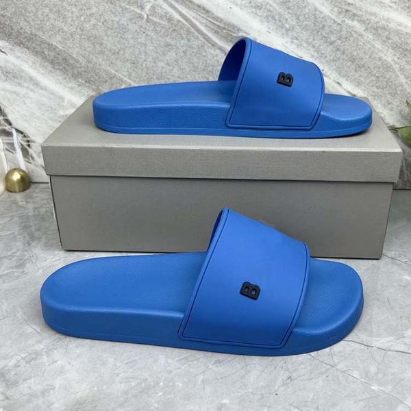 Designer rutschen Sandalenruhrschuhe Strand klassische flache Sandale Luxus Sommer Lady Leder Frauen Frauen Sommer Home Schuhe Sandles Slipper Favorit Strand Sandale Freizeitschuh