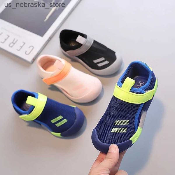 Sneakers Childrens Sandals atmungsable Mesh Sports Girls Soals Soft Casual Schuhgrößen 23-36 Q240412