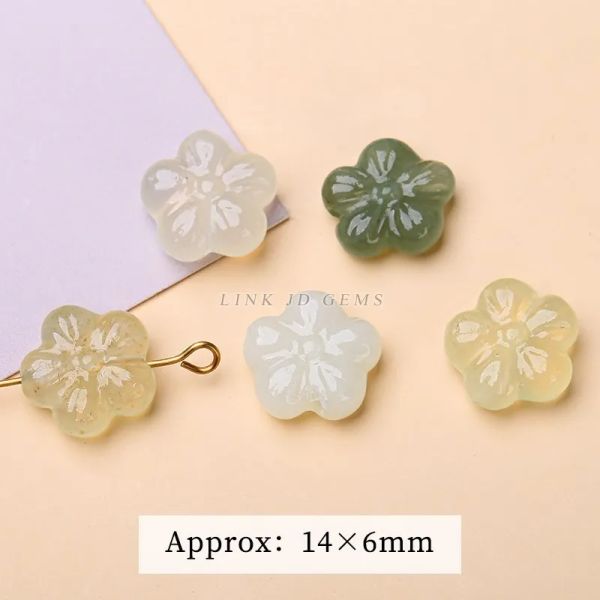 1 PC a forma di fiore in giada verde naturale a forma intagliata piccole ciondoli per gioielli che producono accessori per braccialetti per collana fai -da -te