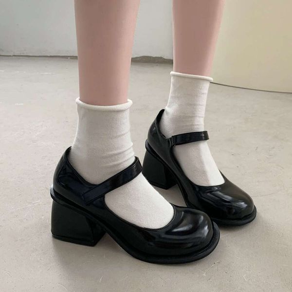 Black Chunky Leather Shoes Womens New Moda French Ins Mody Mary Jane Sapatos únicos no verão 2022