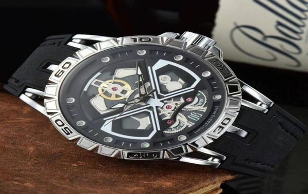 Luxus -Design Männer sehen große Zifferblatt Schweizer Genfer Herren Uhren Top Brand Man Quarz -Armbanduhr Excalibur Spinnenmodell Red Blue Black Arms Arms Sports Clock9240006