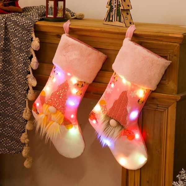 Weihnachtsdekorationen Socken glühen glänzende rosa Süßigkeiten -Bahn -Geschenkhalter Großer Hanges Ornament Xmas Tree Luminous Anhänger Dekor 2022252r