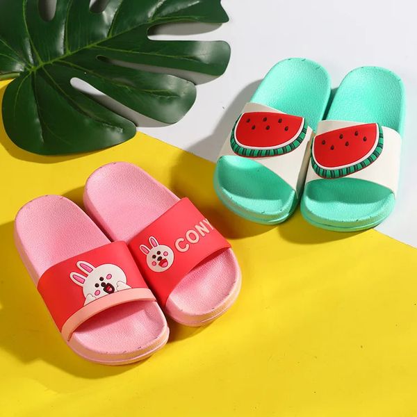 Scarpe a piedi nudi per bambini frutti di frutta animali da cartone animato per bambini pantofole ragazzi cognome flop flop calzati per bambini beach pvc 4-14 anni 240407