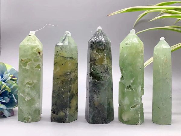 Dekorative Figuren 1pcs Natural Crystal Quarz Prehnit Zauberstab Punkt Heilungssteine Aquarium Handwerk machen Ornamente Home