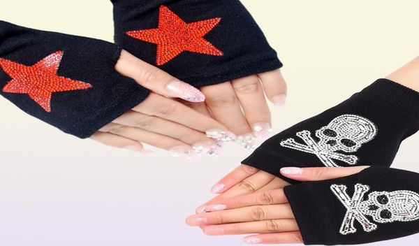 Fingerlose Handschuhe schöne Cartoontiere Muster Schädel Winter Nieten Frauen warm gestrickte Diamanten Pailletten Cool Dancing G101160555236