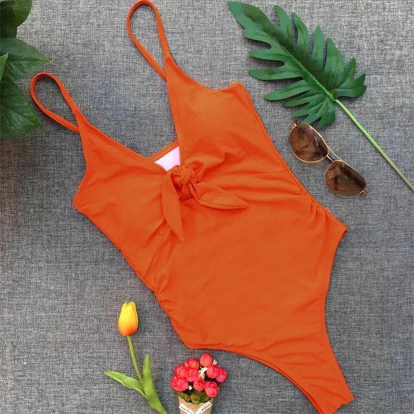 Momento de banho de banho feminina Biquíni laranja Menas de banho com peças de fita 2024 Trend Monokini Brasilian Beach User Bikinis Sets