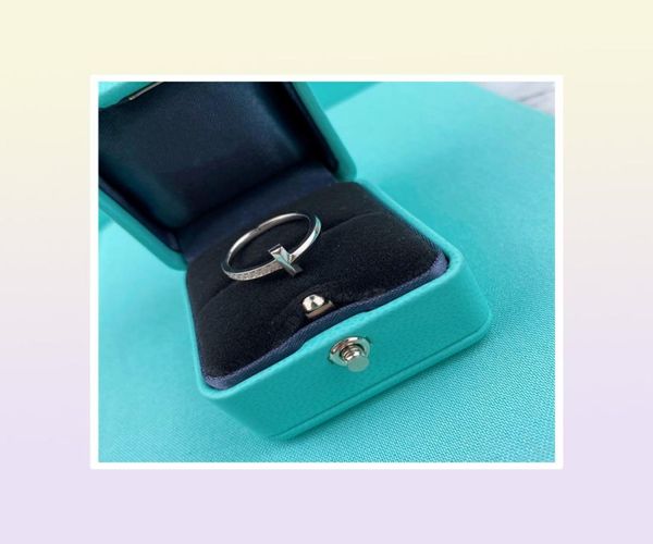 Luxurys Designers Rock Moda Letters Trend Gift Silver Single Row Ring Diamond Personalidade Versátil Romântico High Class 6339481