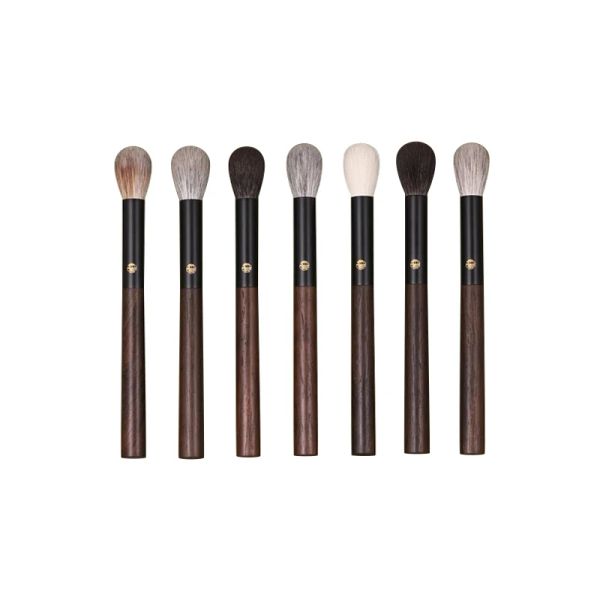 Kits Professionelle handgefertigte Make -up -Bürsten 1PC Eichhörnchen Fuchs Ziegenziege Haar kleiner Highlighter Blush Pinsel Walnuss Griff Make -up Pinsel