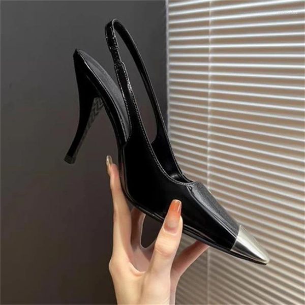 Kleiderschuhe Metallzehen für Frauen gemischte Farbe High Heels Patent Leder Frauens Sandalen Rückengurt Tacones Damen Pumpen Gürtel Chassure