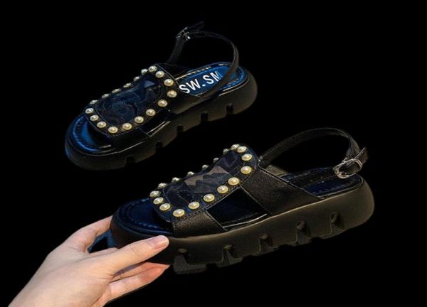 Sandálias Muffins Mish malha Mulheres modernas chinelas de trepadeiras plataformas de verão sapatos de mulher espetacular pérolas soladas sandalias mujer 20227070471