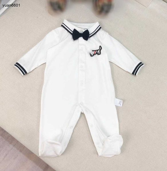 Beliebte Neugeborenen-Overalls Designer Kleinkind Bodysuit Größe 59-90 cm hübsche Fliegekeildekoration Krawlananzug 24April