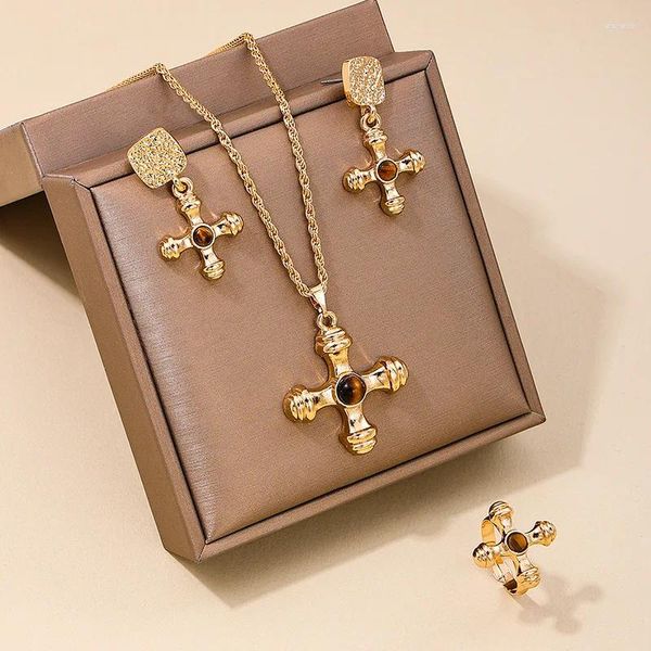 Orecchini di collana Set di gioielli per donne Temperamento retrò Joker Creative Cross Cross Pendant Ring Suit BS010