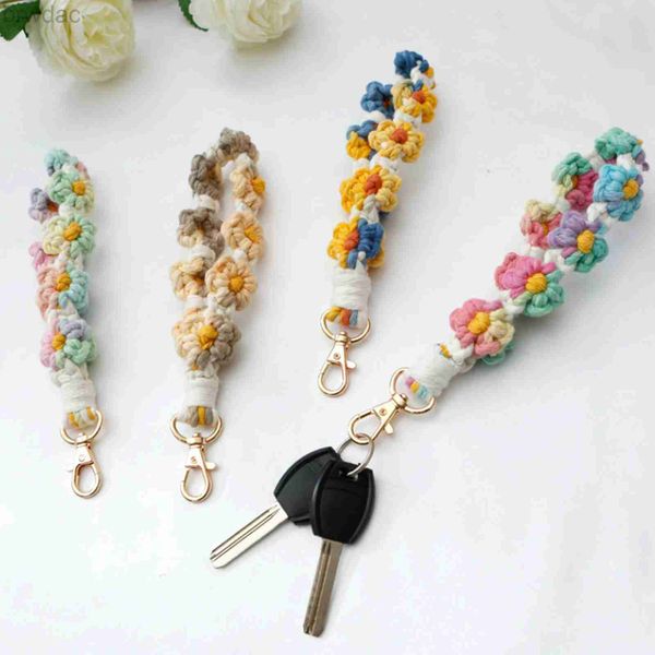 Schlüsselringe 1PC Daisy Flower Key Chain INS Explosivstil High-End DIY Handgewebes Handgelenk Key Ring Bohemian Art Car Schlüsselbeutel Anhänger 240412