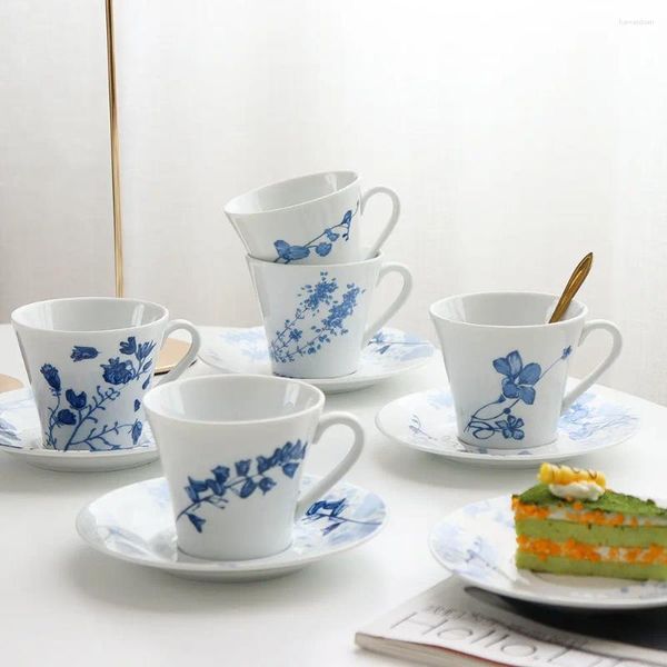 Tassen kreativer Tinte Keramik Kaffee mit Tablett chinesische Vintage Blumen Blau und weiße Malerei Tasse Set Office Desktop Getränkware