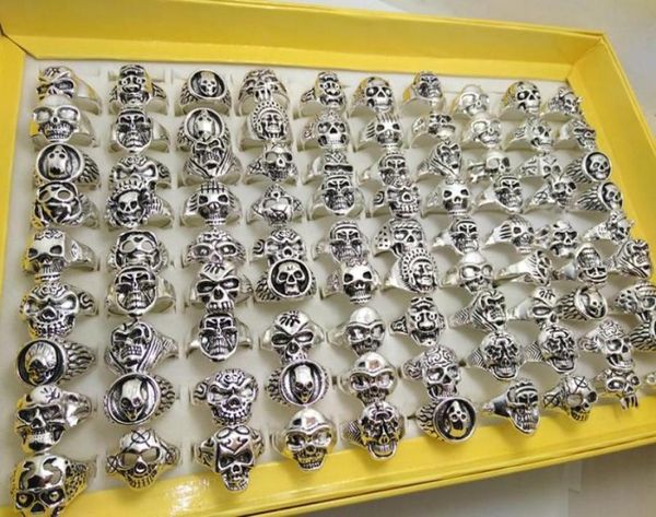 Ganzes Volumen Los 100pcs Stiles Top Mix -Schädel Ringe Skelett Schmuck Männer039s Geschenkparty Bevorzugung Männer Biker Ringe Mann Schmuck Bran2647767