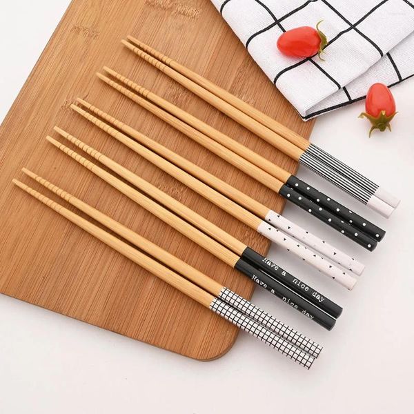 Chadstäbchen 5Pairs Healthy Set Anti-Skid Chinese Style Sushi Reis Bambus Holz Küchentabelle Geschirr Geschenk Geschenkwaren Geschenk