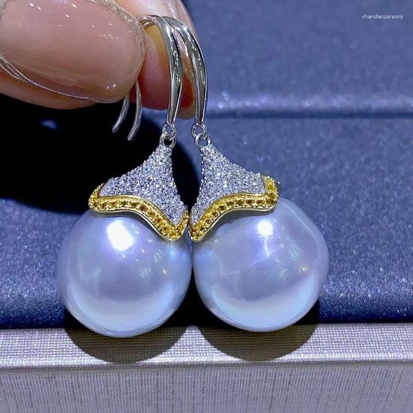 Orecchini per borchie 10-11 mm 11-12 mm Perfect rotondi veri bianchi akoya perle perle in argento portando a mano