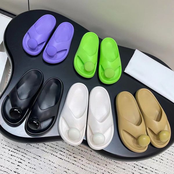 Yaz Yeni Gelin Tuzak Toe Kadınlar Flip Flops Pist Tasarımcısı Güzel Model Kalın Sole Dış Yürüyüş Kauçuk Düz Nedensel Plaj Terlik Tasarımcı Mules