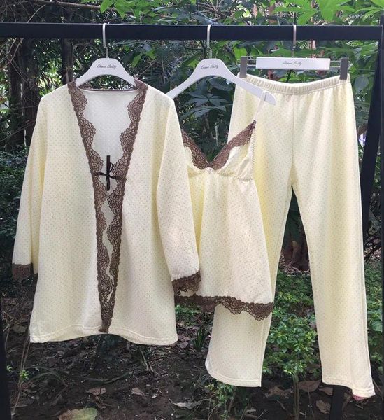 Домашняя одежда 2024 Модная весна и осенняя женская хлопчатобумажная кружева с тремя частями пижамские брюки костюм домашняя одежда.