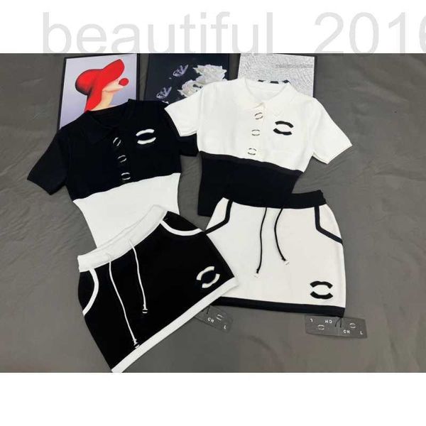 Designer de vestido de duas peças 2024 tricotar verão novo pequeno vento de vento pequeno Polo Polo Polo de manga curta Salas meio saias podem ser divididas em lotes iou7