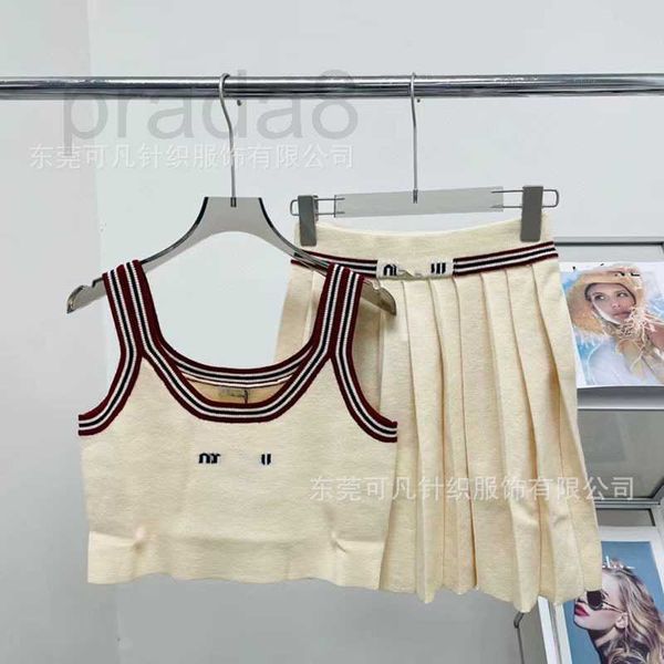 Designer zweiteiliger Kleid gestrickter Suspender+Halbrock -Set Strick -Set für Frauen schlanker, modischer und lässiger CSFU