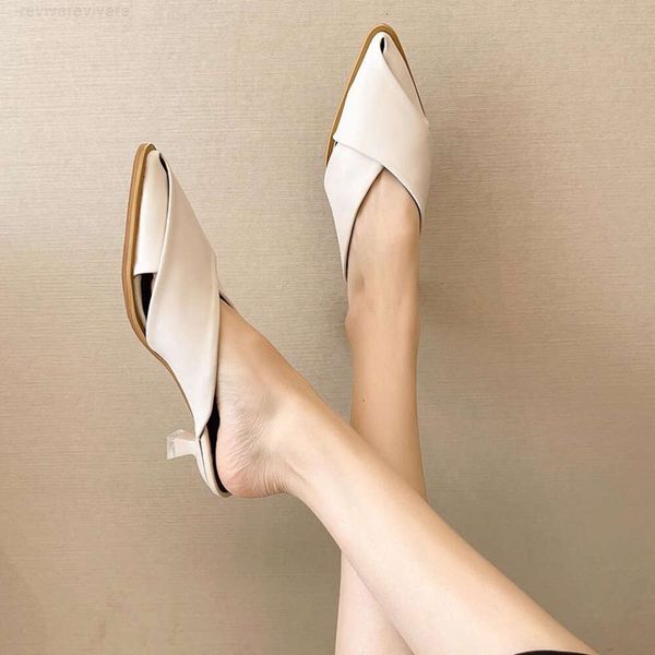 Slides Kitten Salppers Slippers sólidos apontados de ponta feminina Sapatos de couro raso da marca feminina sandálias de sapatos chinelos 20