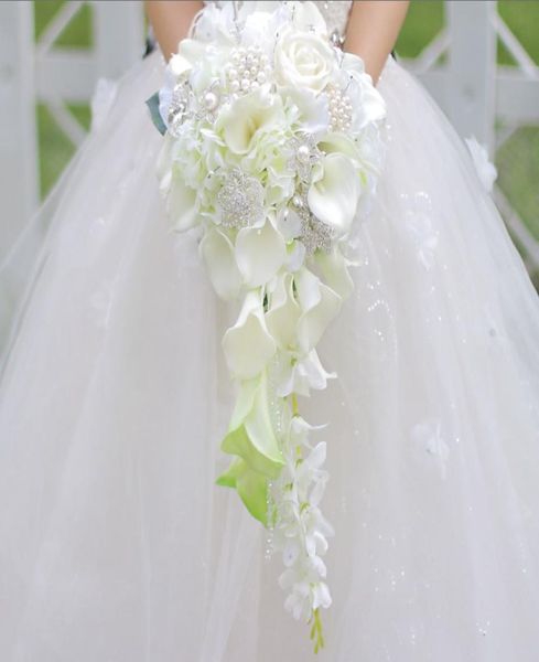 Simulazione a goccia personalizzata Flower Wedding Bouquet White Calla Rosa Hydrangea Fai da perla Cristallo Pearl Bitta Bridal Bouquet2559581
