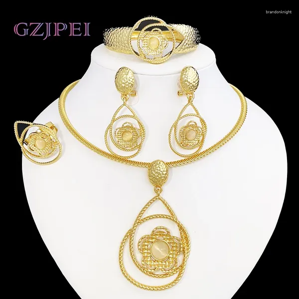 Brincos de colar Jóias de cor de ouro dubai para mulheres Design de luxo de pedra branca Pulseira de anel de brinco 24k 4pcs