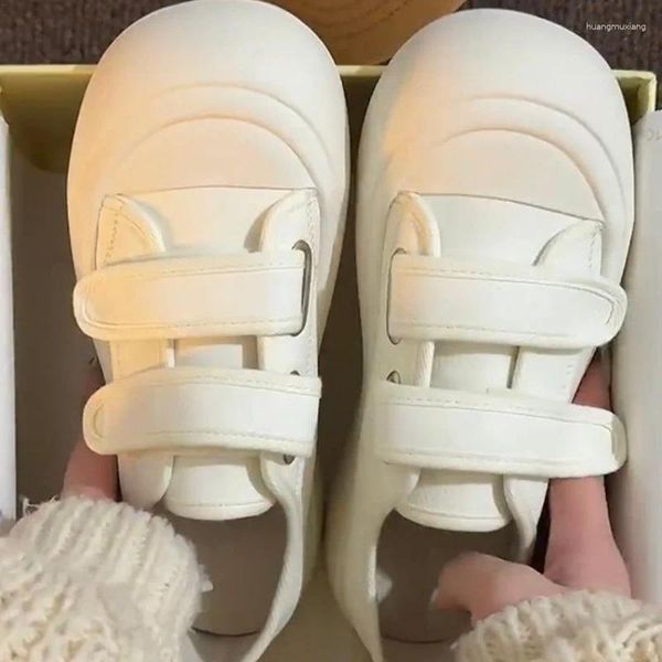 Sapatos casuais tênis brancos para femininos esportes apartamentos kawaii fêmeas vintage coreanas vulcanizar calçados escolares